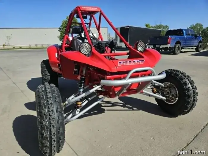 El monoplaza Rowdy Honda ganó 100 HP con un intercambio de motor de snowmobile de 800cc.