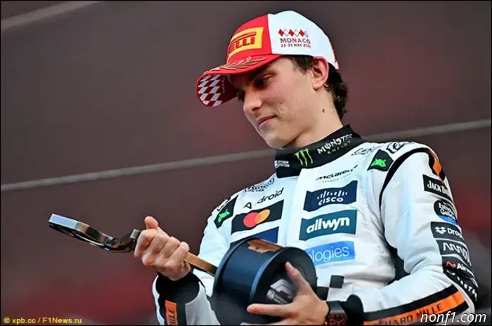 Oscar Piastri: We were trying to change something.