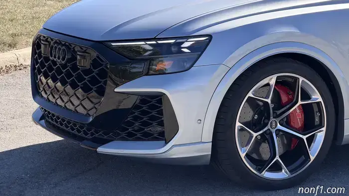 2025 Audi RSQ8 Advantages and Disadvantages Review: The Ideal Balance of Function and Aesthetics