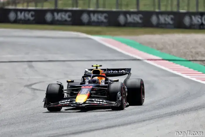 Tsunoda, who is facing challenges, is 'not a pancake' - Verstappen