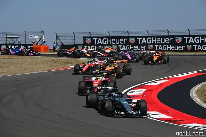 Ex piloto de F1 escéptico sobre el regreso de los V8