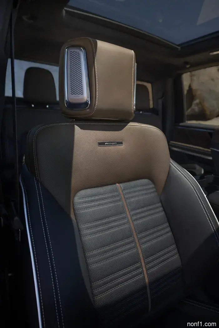 2027 GMC Sierra становится еще более роскошным с подвижным экраном и динамиками в подголовниках