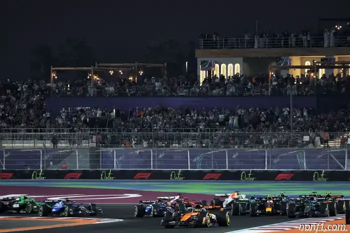 Más carreras sprint en 2027, confirma Domenicali