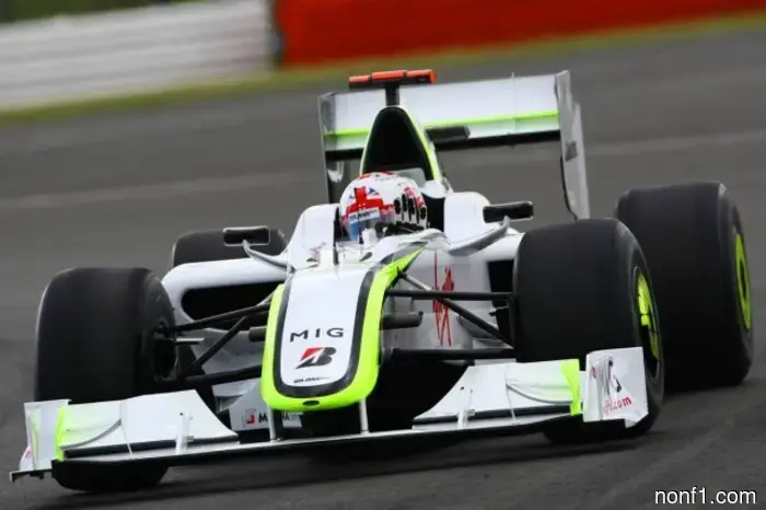 Button regresará al volante del coche campeón Brawn