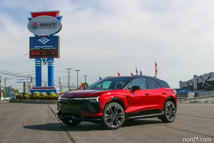Обзор первого автомобиля Chevrolet Blazer EV SS 2025 года выпуска: Добро пожаловать обратно, V6 Malibu