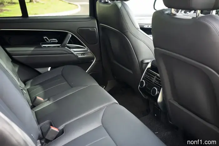 Range Rover SE Plug-In Hybrid Review: Incredibly Proficient, Yet Modestly Reserved