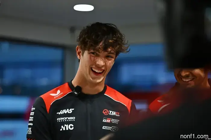Bearman abierto a dejar Ferrari por una oportunidad de título