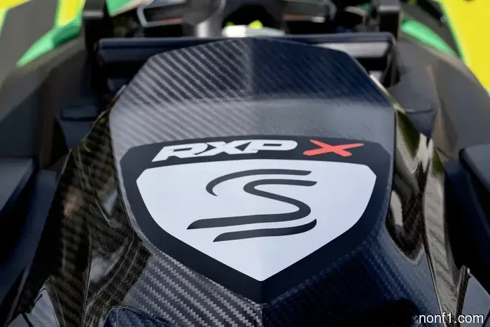 Nuevo Sea-Doo de 350 HP rinde homenaje al otro pasatiempo de alta velocidad favorito de Senna