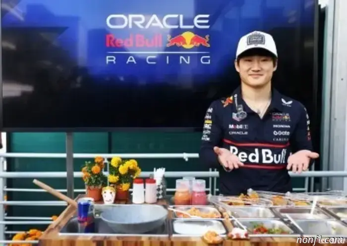 Tsunoda associated with Honda-supported IndyCar transition.