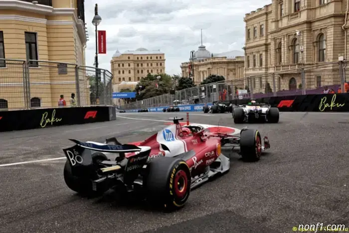 В Ferrari проводят расследование по поводу проблемы с двигателем Шарля Леклера.
