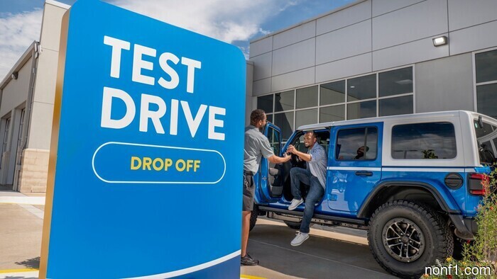Carvana теперь предлагает (некоторые) тест-драйвы, и продавца, который бы заставлял вас покупать, нет.