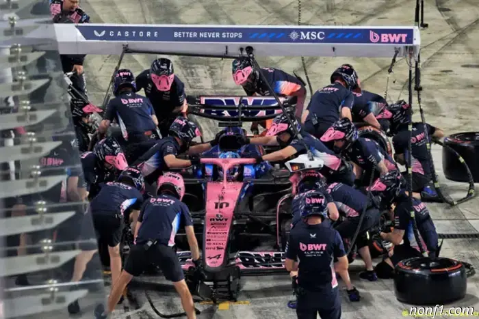 Pierre Gasly: Espero que terminemos entre los diez primeros.