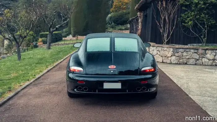 Su Bugatti EB112 Sedán, Monsieur