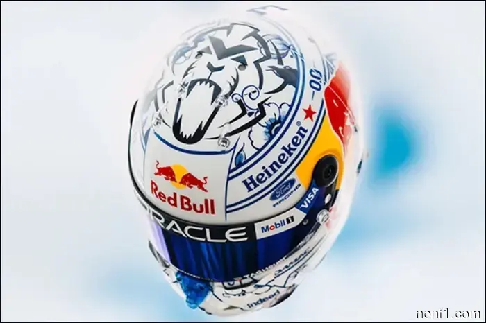 Verstappen showed the helmet for the home race.