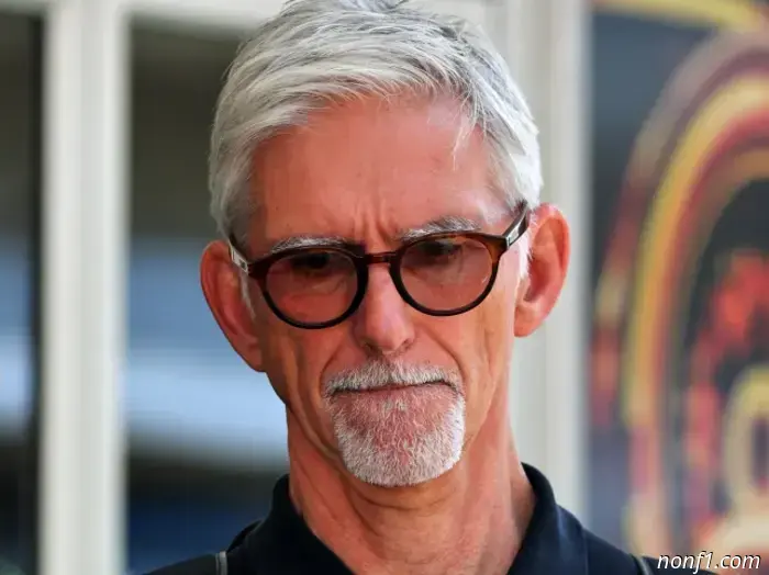 Hill believes McLaren drivers could miss out on the title.