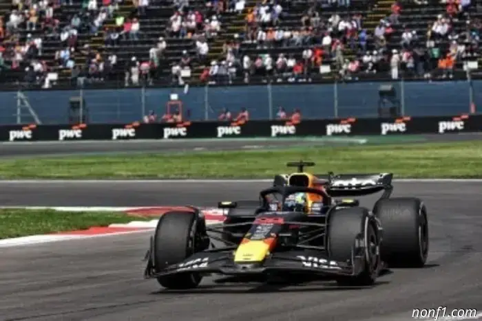 Red Bull откладывает решение о гонщике, пока Линдблад блистает