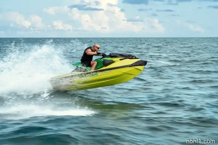 Nuevo Sea-Doo de 350 HP rinde homenaje al otro pasatiempo de alta velocidad favorito de Senna