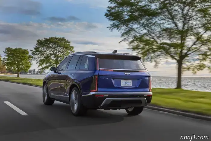 2026 Cadillac Vistiq First Drive Review: Escalade Aspirations in a Midsize Package