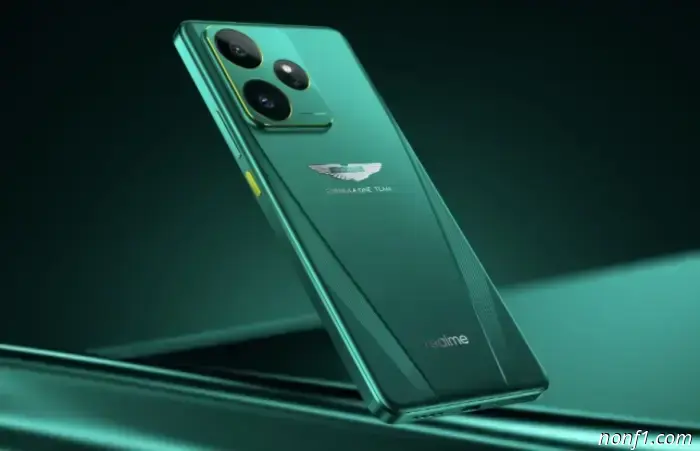 Aston Martin и realme анонсировали GT 7 Dream Edition.