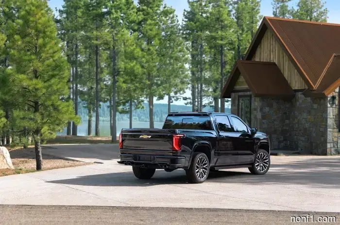 2027 Chevy Silverado Joins the Competition with Updated Small-Block V8s and New Design Features