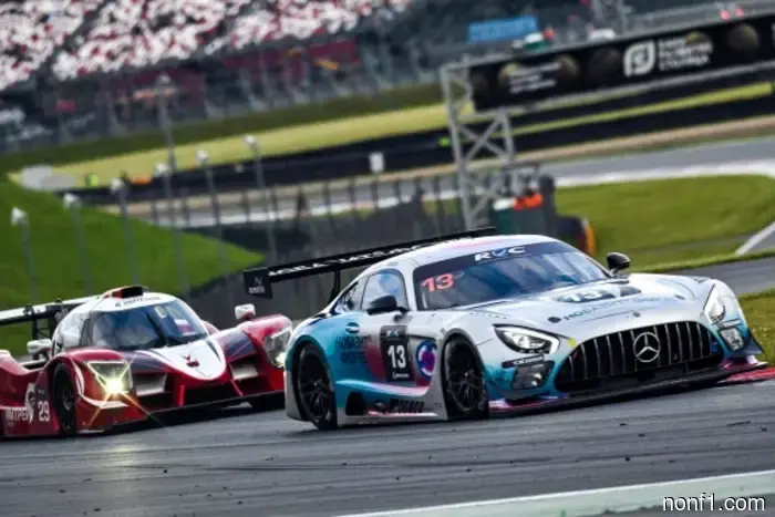 Алешин и Ременяко одержали победу в гонке на Moscow Raceway.