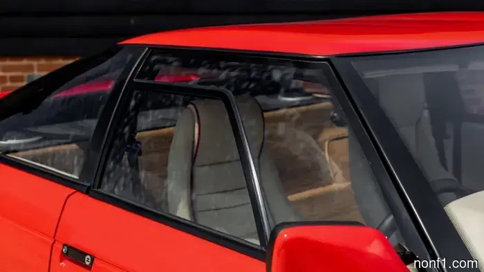 Вы можете купить «новый» Aston Martin V8 Vantage Zagato 1990 года.