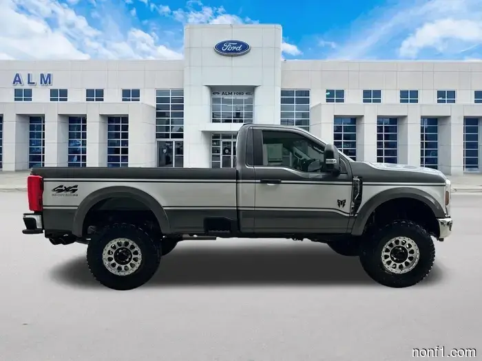 Этот дилер Ford знает, как продавать грузовики: заставьте их выглядеть старыми