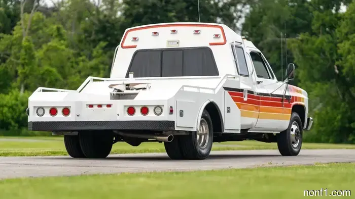 We Once Were a Country: This 1988 Chevrolet Hot Shot Hauler Is a Gorgeous Classic Available for Purchase