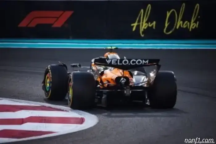 McLaren нацеливается на «папайя»-распоряжения, Макс «недостаточно быстр»