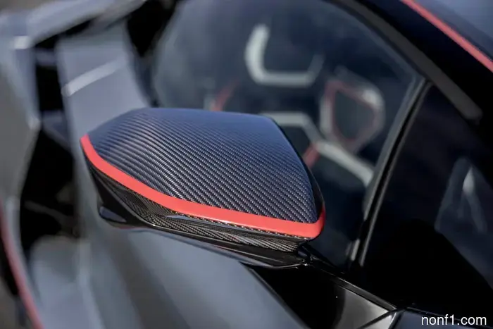 Lamborghini Revuelto SV se presenta con 1,050 HP y un modo de diversión dedicado
