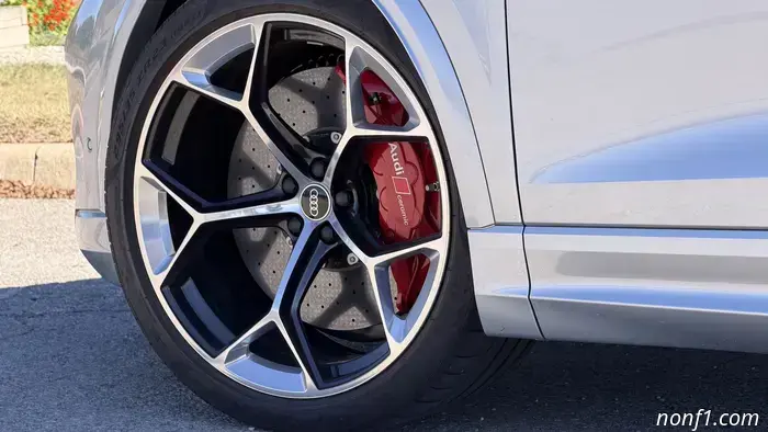 2025 Audi RSQ8 Advantages and Disadvantages Review: The Ideal Balance of Function and Aesthetics