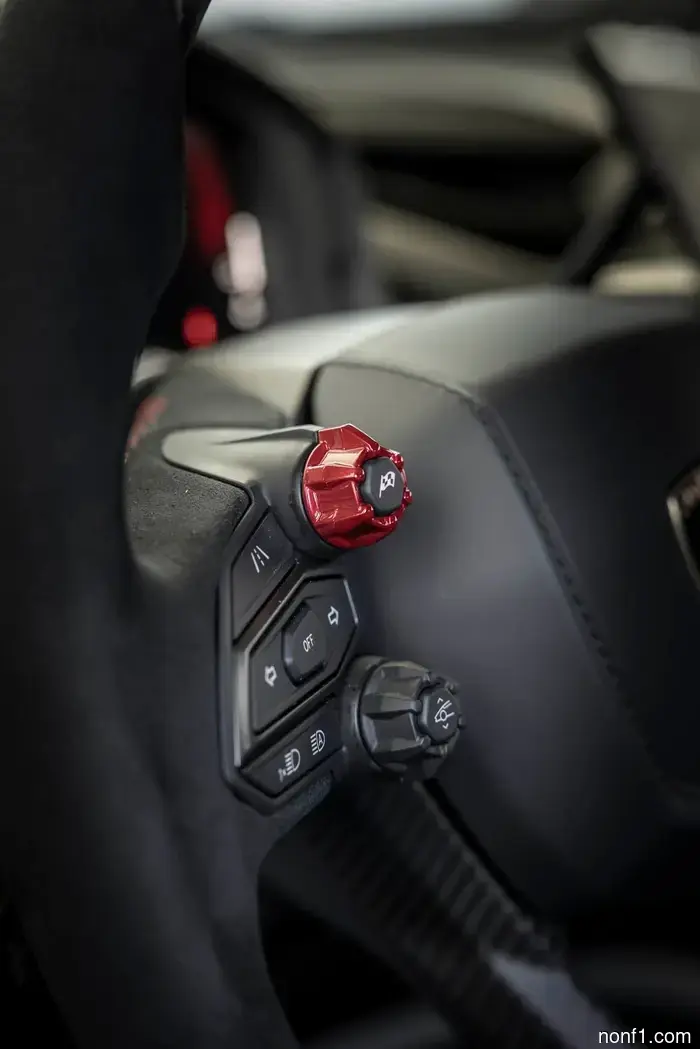 Lamborghini Revuelto SV se presenta con 1,050 HP y un modo de diversión dedicado