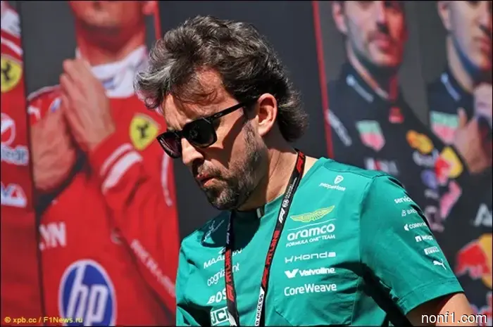 Fernando Alonso comienza desde el pit lane.