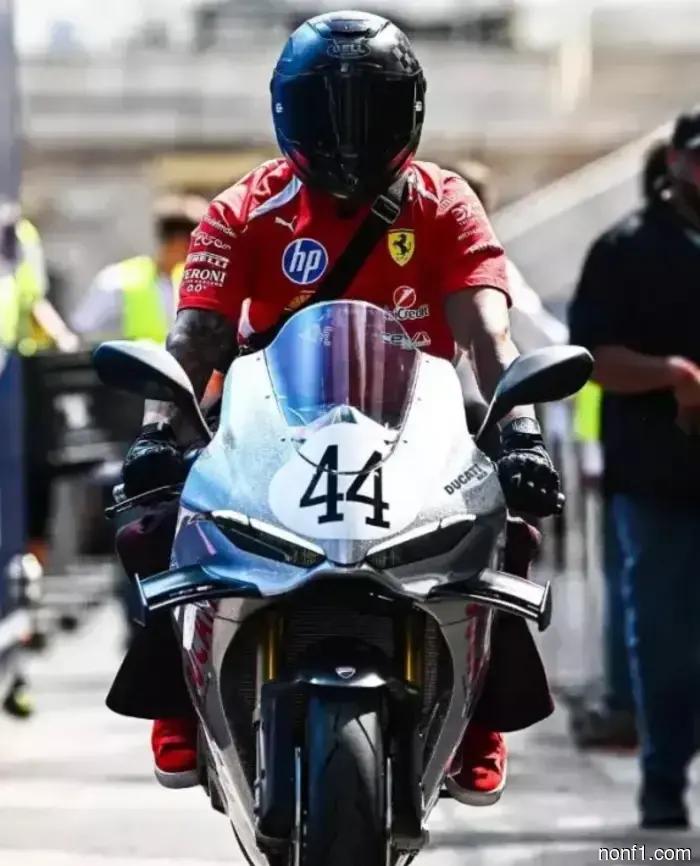 Hamilton: I'm not negotiating a contract, time is on my side.