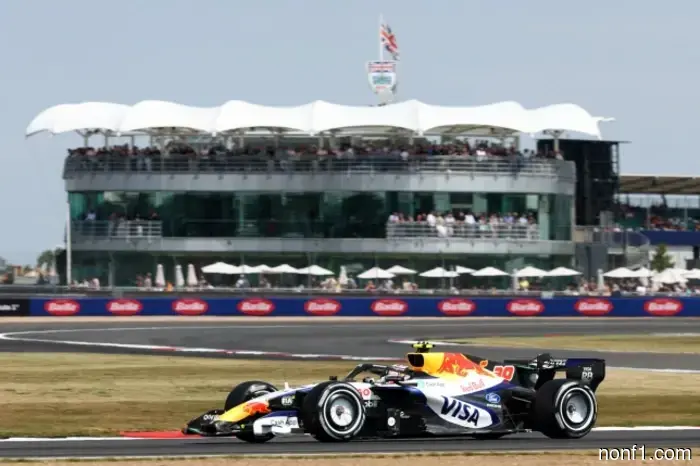 Liam Lawson: La máquina produce una buena impresión
