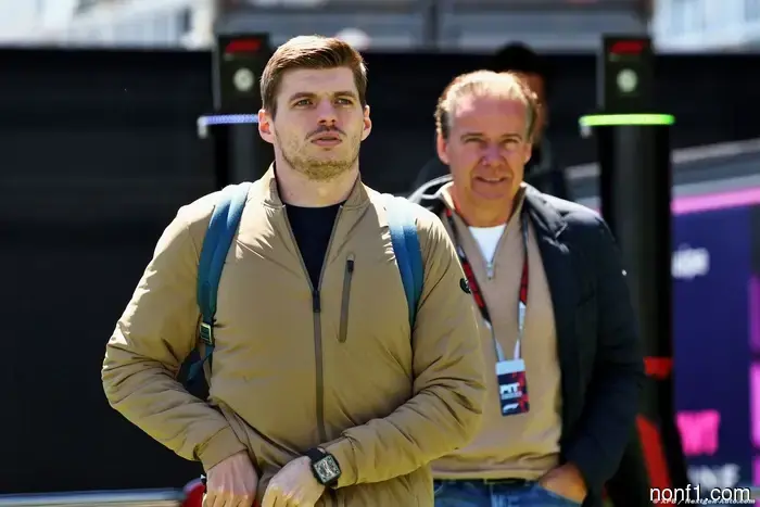Verstappen más feliz a medida que la F1 se aleja del futuro eléctrico