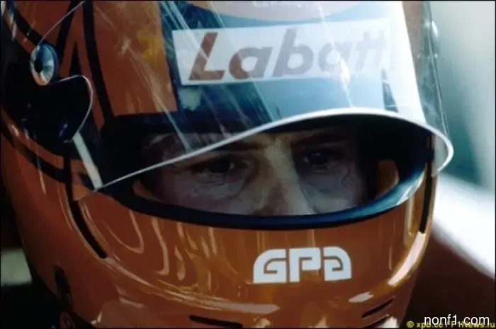 The last helmet of Gilles Villeneuve was sold at auction.