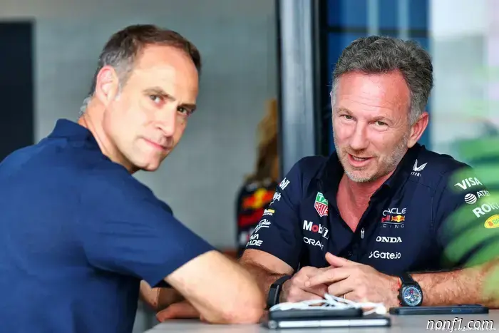 El CEO Mintzlaff 'convenció' a Verstappen de quedarse