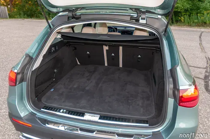 Reseña del Mercedes‑Benz E450 All‑Terrain 2025: Pensado para todo tipo de caminos