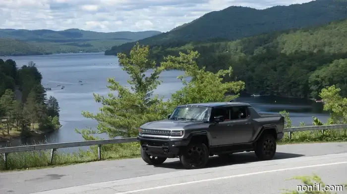 2026 Hummer EV Revisión Off-Road: Es Tecnología Contra Senderos Estrechos