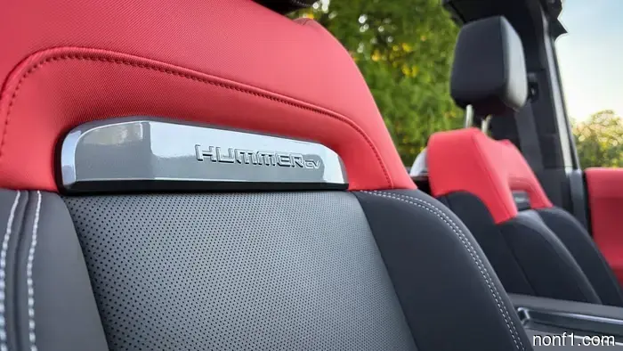 2026 Hummer EV Revisión Off-Road: Es Tecnología Contra Senderos Estrechos
