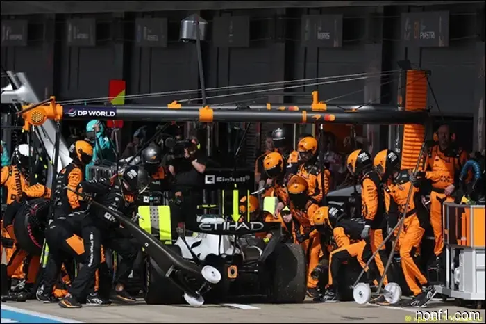 McLaren named the reasons for the lag.