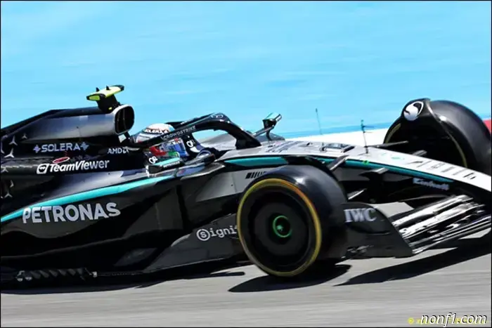 Mercedes busca la causa del fallo del motor de Antonelli