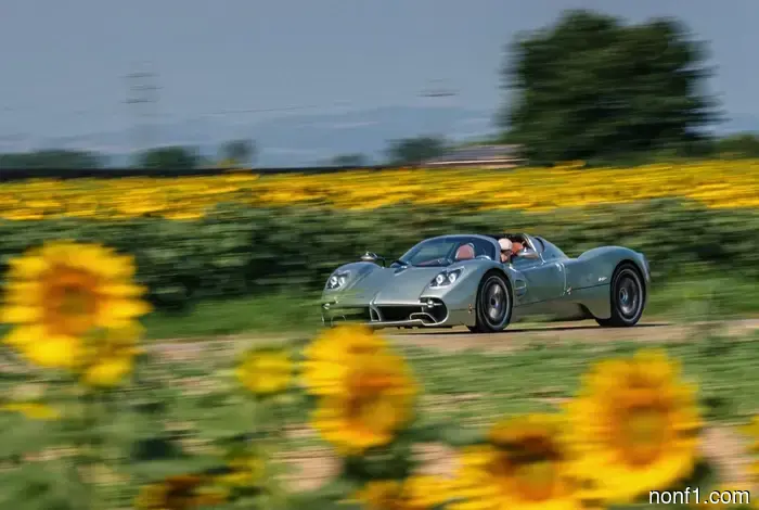 Revisión del Pagani Utopia Roadster: Haciendo arte a partir de minerales raros
