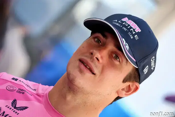 Colapinto avoids answering contract inquiries amid Alpine tensions.