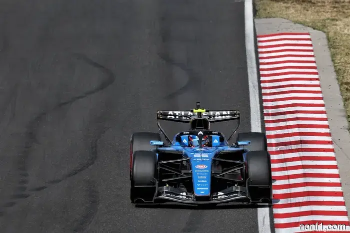 Sainz will make a 'calm' decision regarding his future during the summer break.