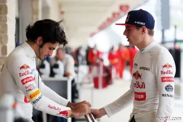 Карлос Сайнс вспоминает свой первый год в Toro Rosso.