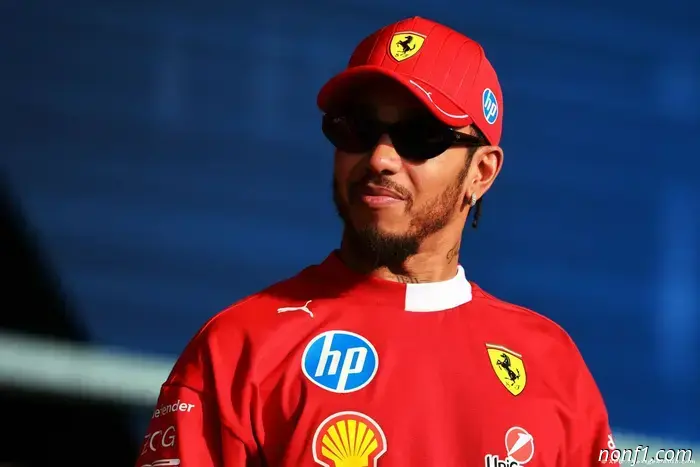 Гамильтон может уйти на пенсию после 2026 года — де ла Роса