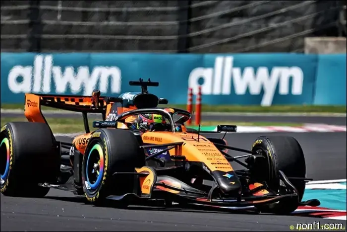 Oscar Piastri leads in the second practice.