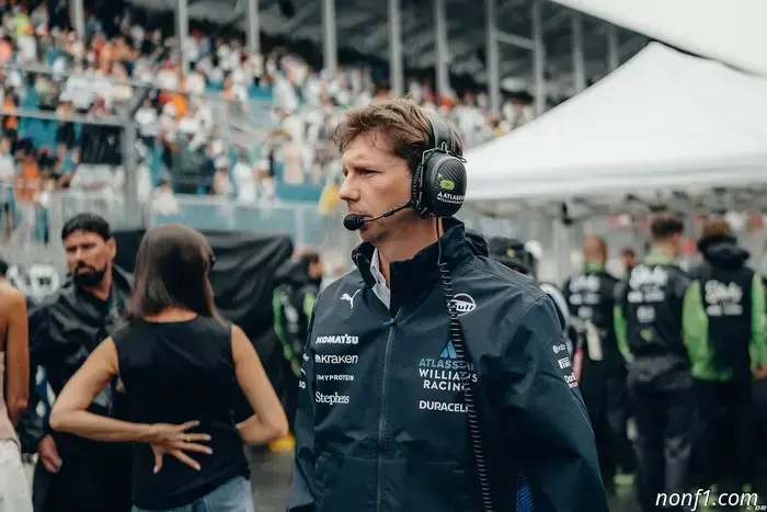 Vowles insinúa que Ferrari cometió un 'error' con Hamilton
